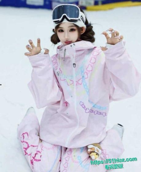 千万网红老白与滑雪圈美女陪玩事件 3000陪滑费给不起 女主直播发声控诉白嫖行为 却被扒出是高端外围转型 露脸实锤曝光很骚很会撩