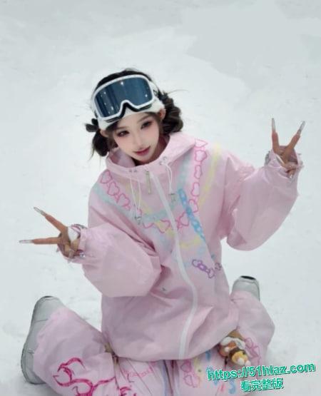 千万网红老白与滑雪圈美女陪玩事件 3000陪滑费给不起 女主直播发声控诉白嫖行为 却被扒出是高端外围转型 露脸实锤曝光很骚很会撩