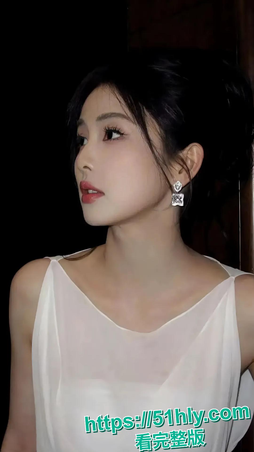 顶流明星白鹿从网红逆袭到深陷丑闻,不雅视频 + 资本潜规则,人设彻底崩塌?