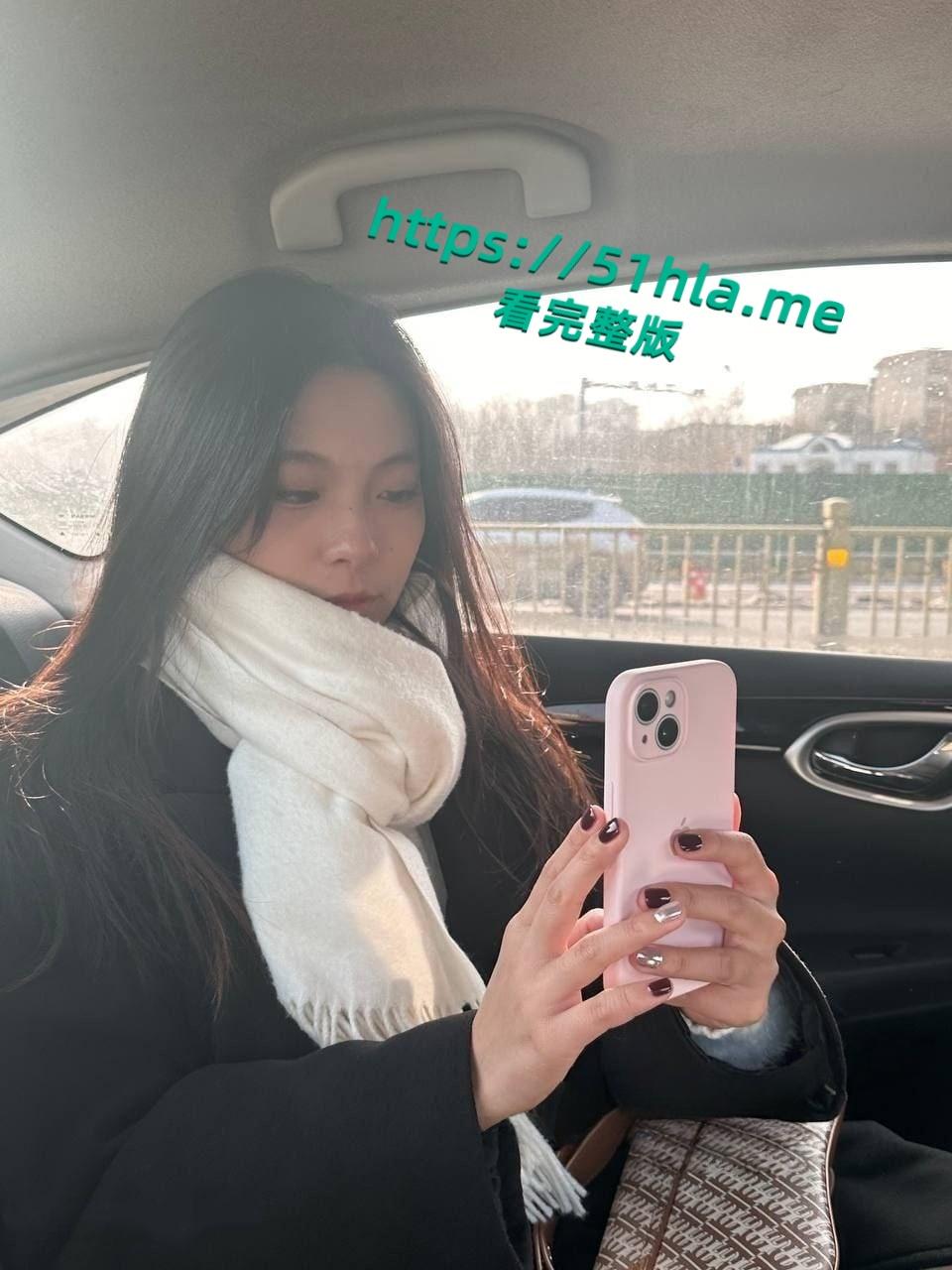 极品妹妹被包养流出，各种情趣装户外楼梯间野战，骚气十足不愧是伺候金主的尤物太专业了！