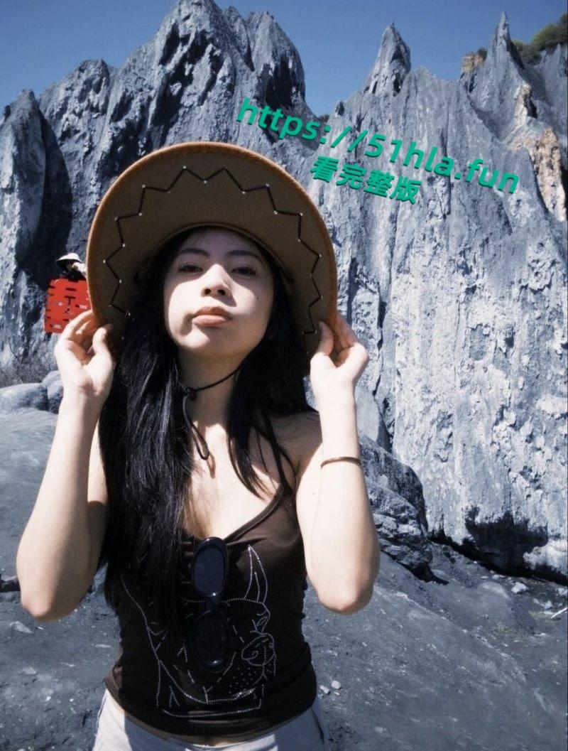 高颜值气质小网红调教性爱视频曝光,深喉吮吸肉棒技术娴熟被猛烈爆操,极品肥臀淫水喷溅!