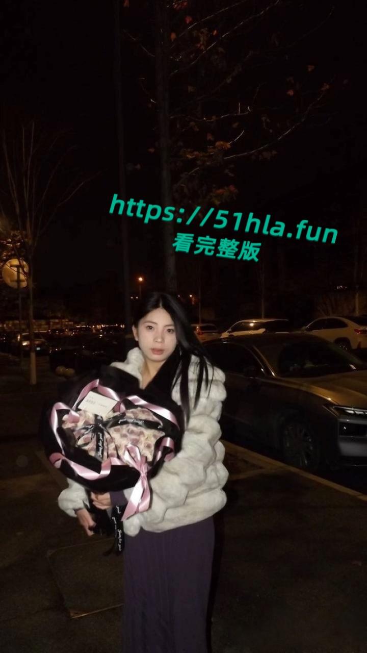 高颜值气质小网红调教性爱视频曝光,深喉吮吸肉棒技术娴熟被猛烈爆操,极品肥臀淫水喷溅!