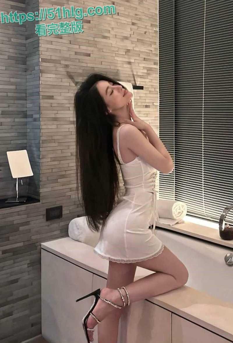 【上海】大四学生【李羡】与金鹏航空飞行员【孟飞】激情视频流出 颜值气质双绝的校园女神 酒店约炮秒变小母狗