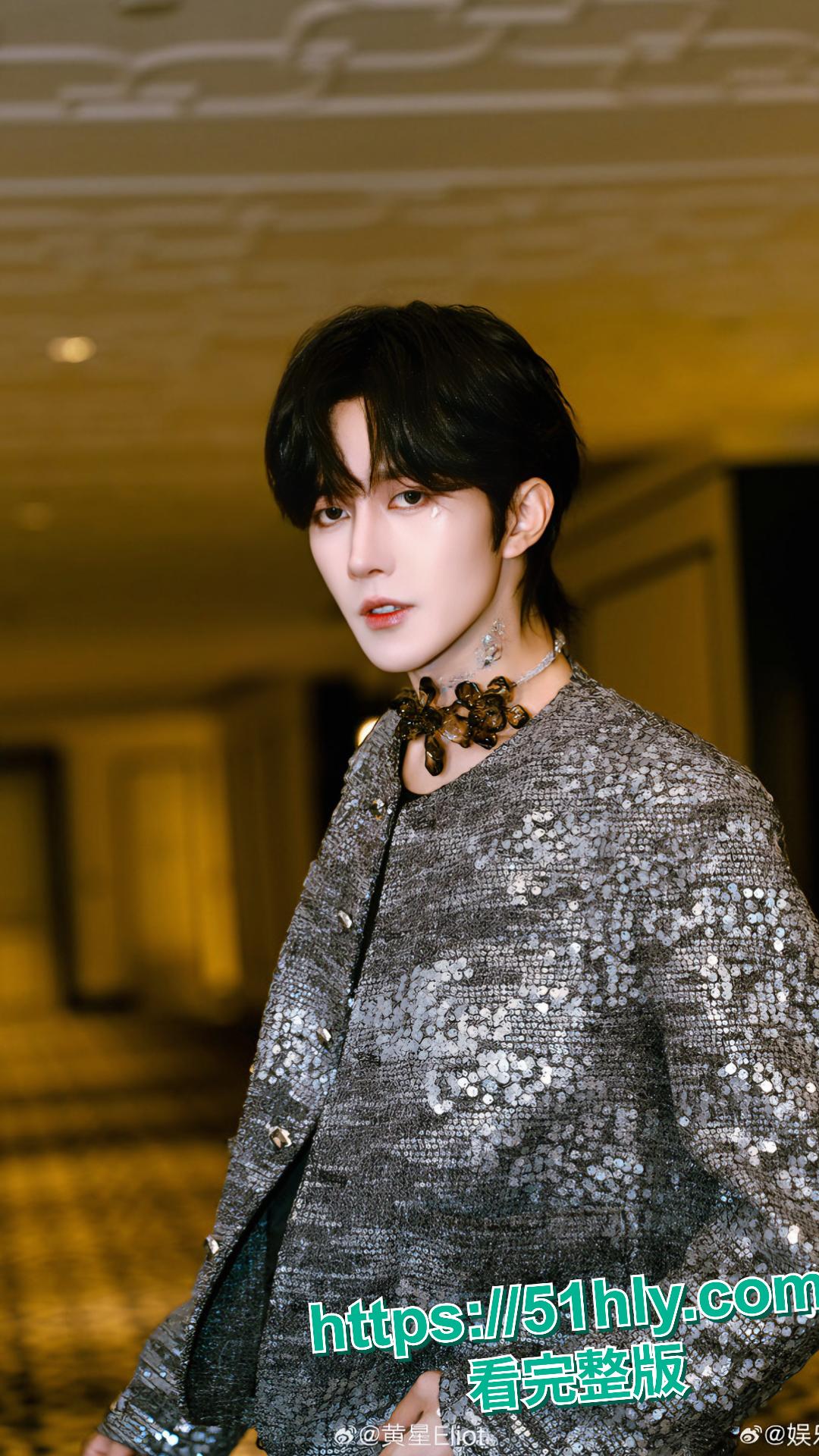 黄星邱鼎杰裸照流出 经纪公司悬赏百万追溯来源 被爆与男同做爱屁眼狂欢