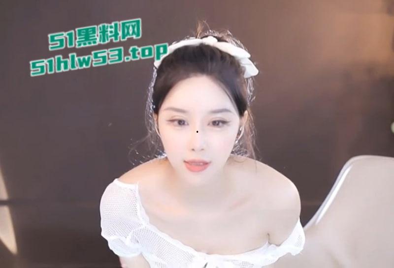 斗鱼巨乳女主播【小恩雅】私拍福利流出,双视角抖奶淫舞,骚话挑逗堪称绝美艺妓!