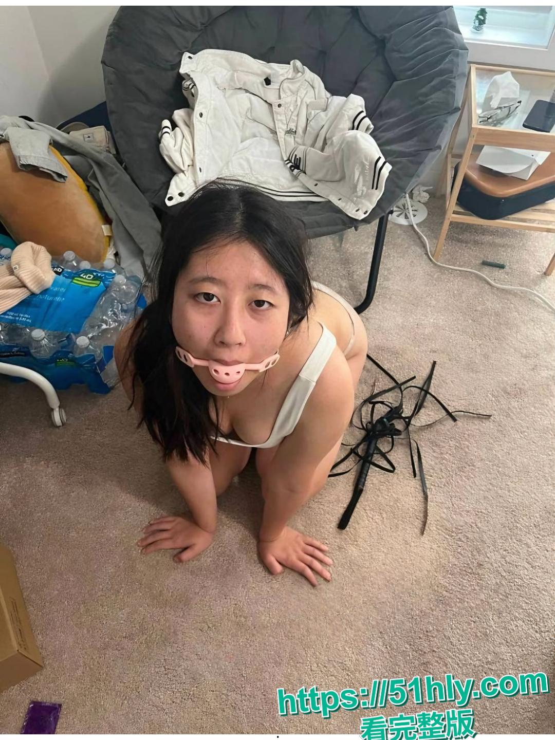 美国留学生李晓雨黑料曝光,清纯学霸变性奴,脏乱差炮友出租屋骑乘做爱!