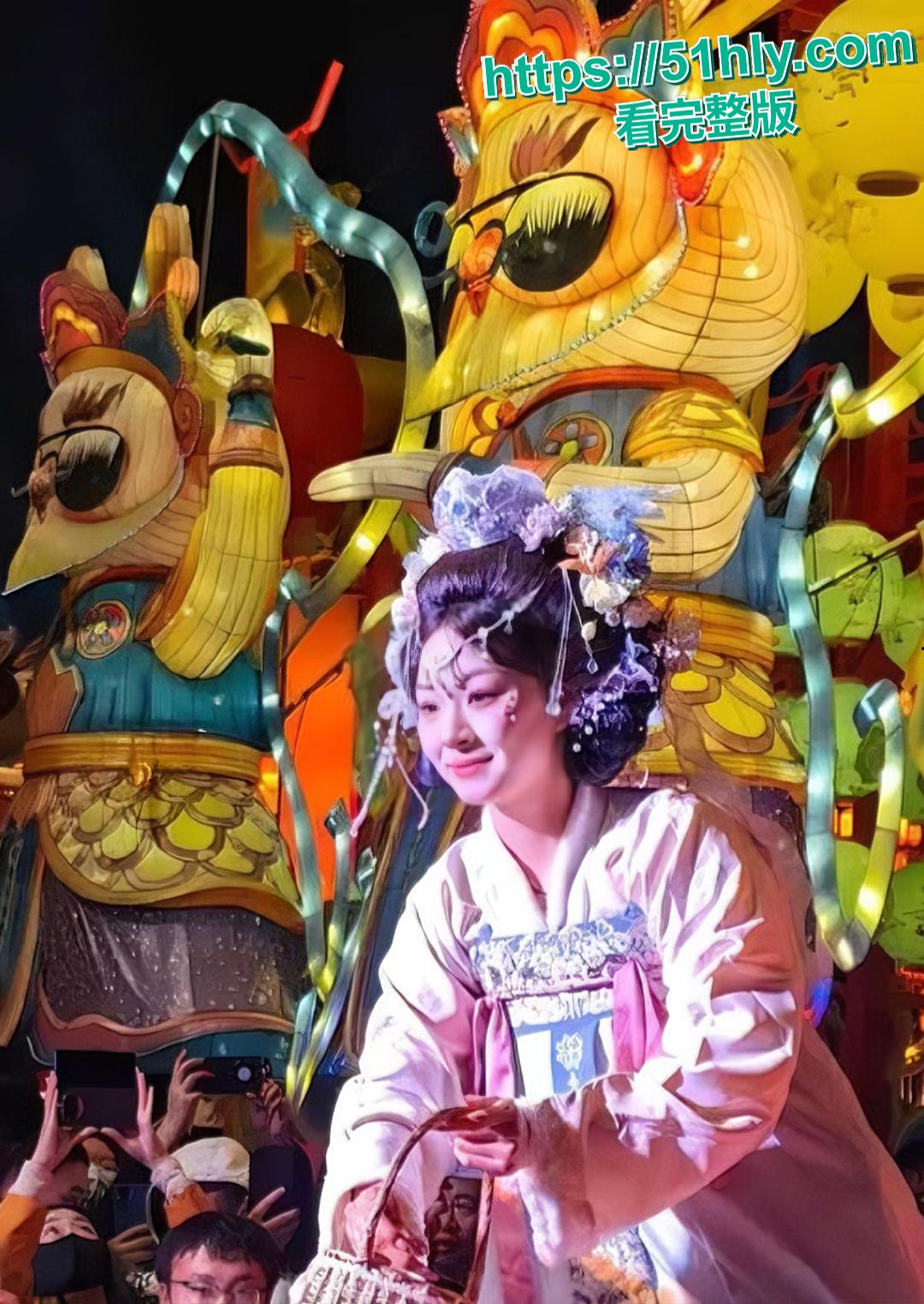 曾在河北老街扮演不倒翁而爆抖音的 抖音网红孙鹤滋 不倒翁被演艺总监李维金严重精神控制 !