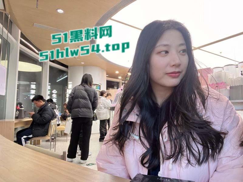 瓜友投稿曝光自己反差女友,喜欢镜前看自己被操,淫荡模样 母狗属性简直拉满!