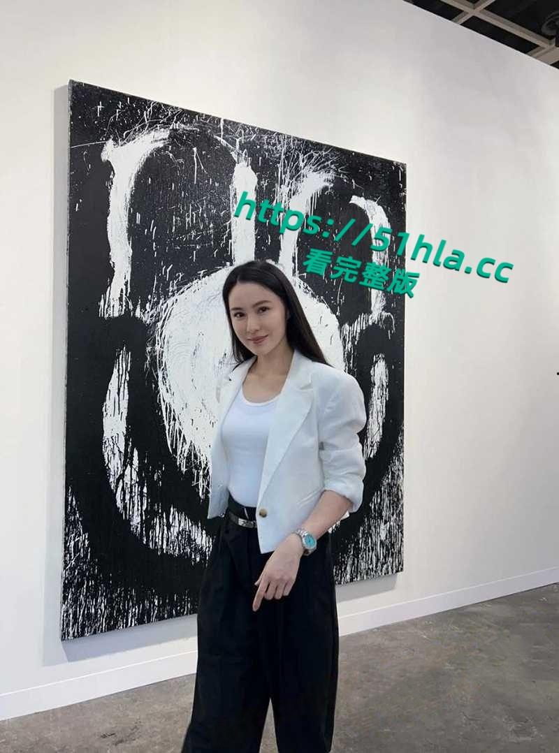 香港中文大学毕业生,现任企业经理没想到私下竟这么骚,极品尤物早期做黄播视频被曝光!