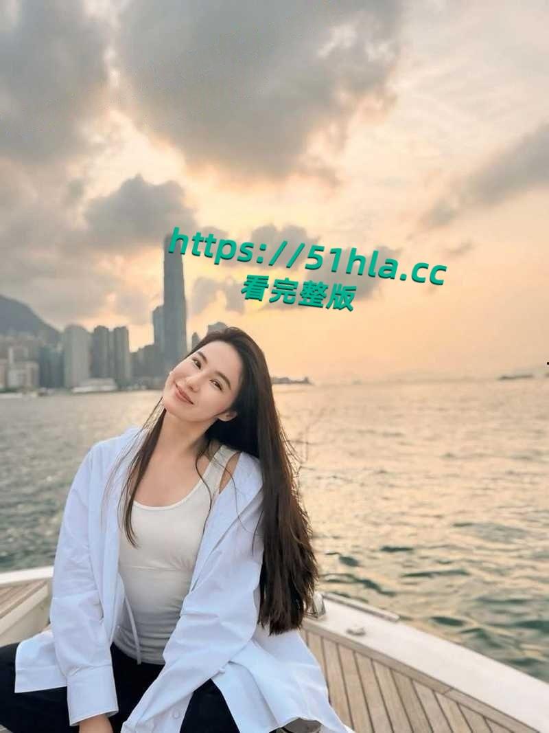 香港中文大学毕业生,现任企业经理没想到私下竟这么骚,极品尤物早期做黄播视频被曝光!