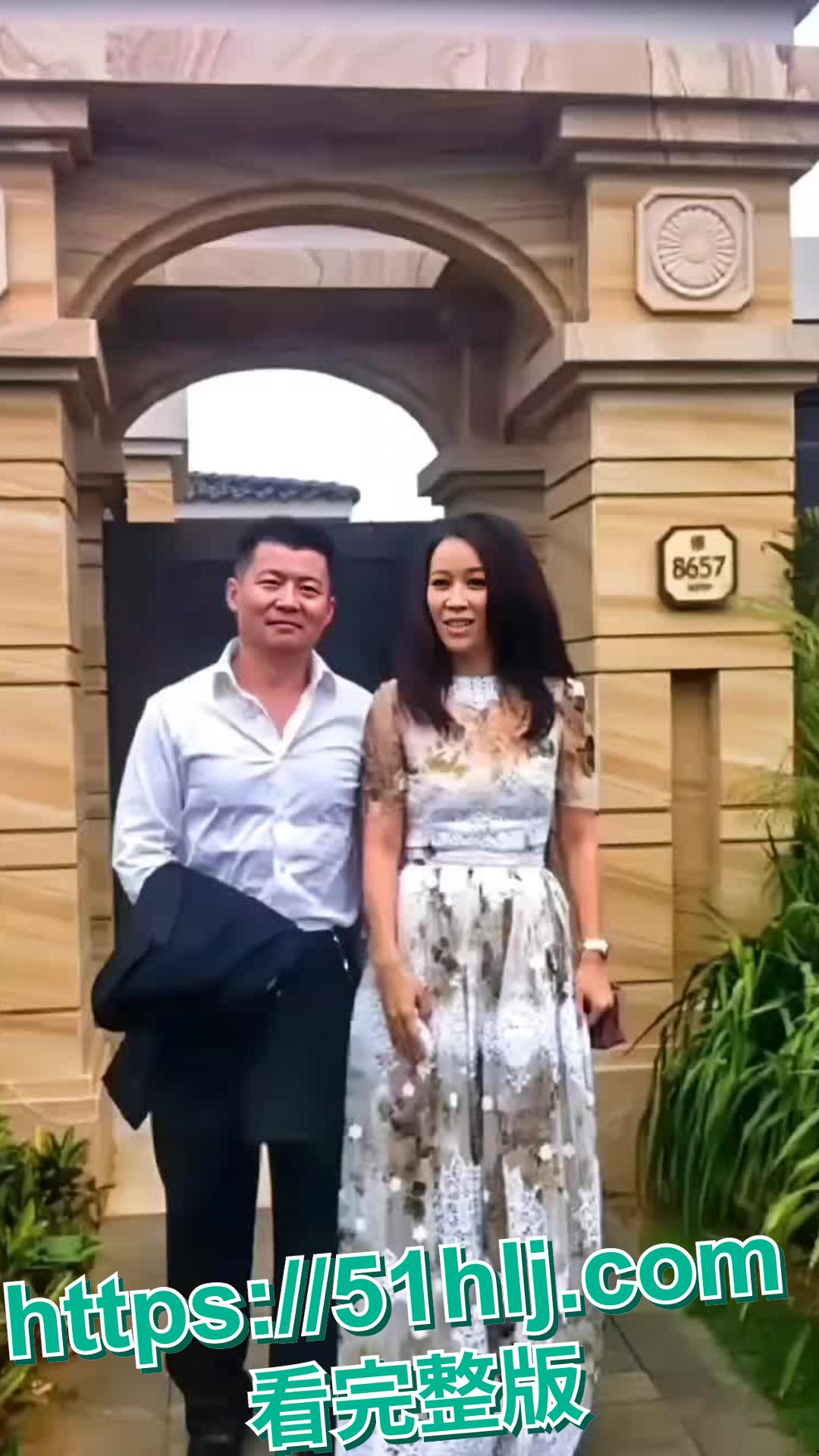 那英现任老公北京知名酒吧VICS创始人孟桐被曝出轨,与性感美女酒吧亲密同回别墅,不雅视频疯传!