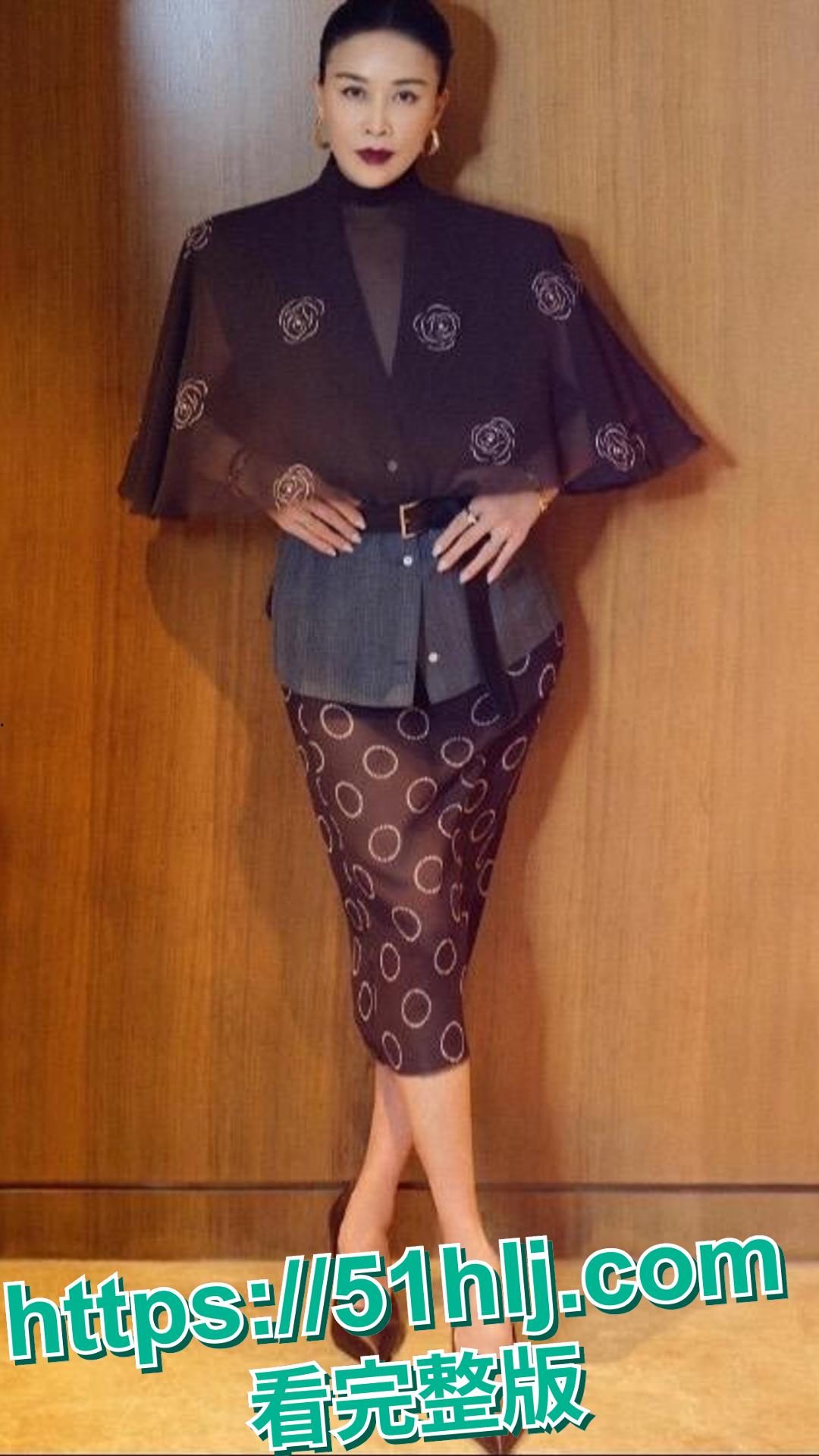 那英现任老公北京知名酒吧VICS创始人孟桐被曝出轨,与性感美女酒吧亲密同回别墅,不雅视频疯传!