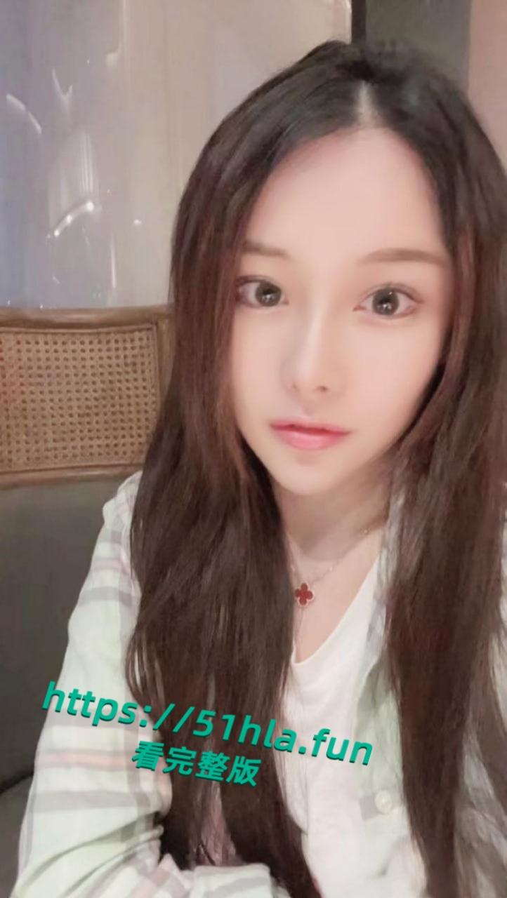 瓜友投稿大学生反差婊女友，不雅视频在酒店开裆黑丝调教后入爆操，户外露出挑逗淫靡不堪！