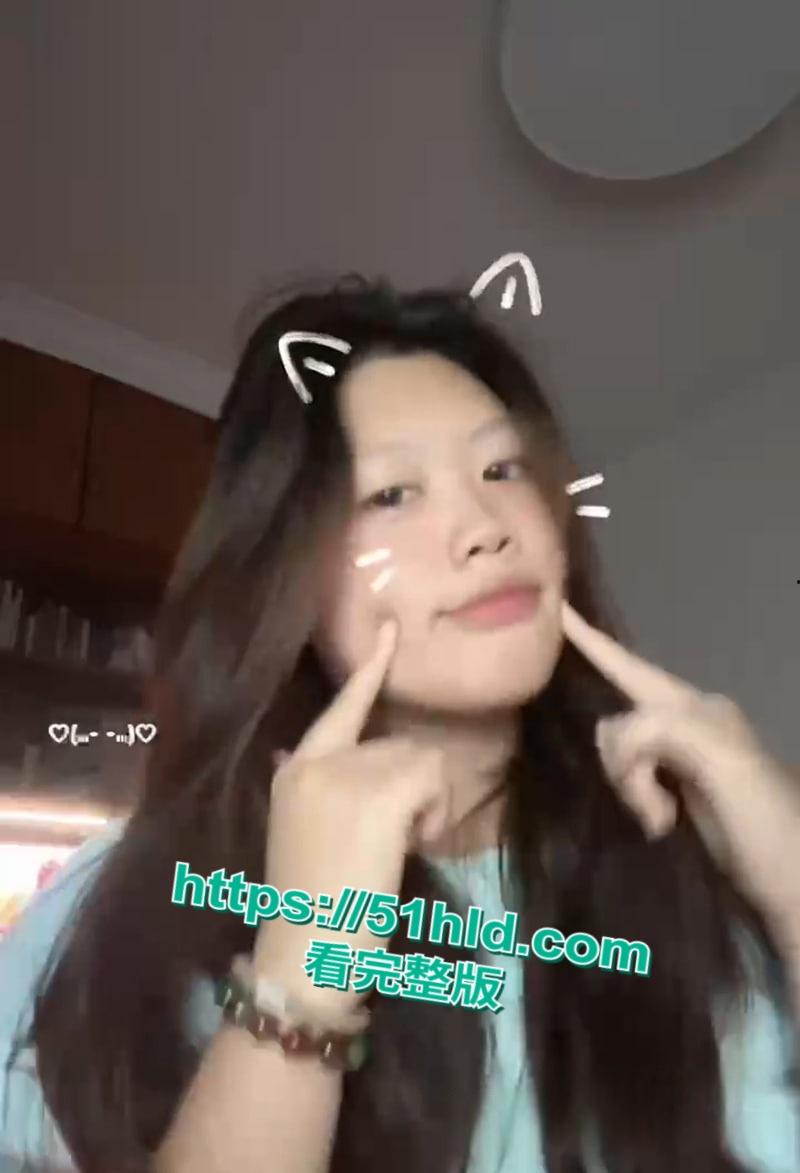 上海反差少女【杨念悦】大尺度露出视频流出,火车上当众玩奶自慰,自爆7男轮奸玩8P还爆菊,不雅视频全曝光!