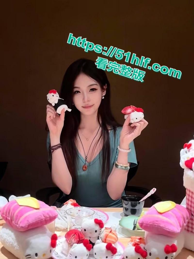 南宁师范大三学姐【许嘉阳】与炮友性爱视频流出，香嫩软舌灵活口交被正面无套狂怼，眼泪都操出来了！