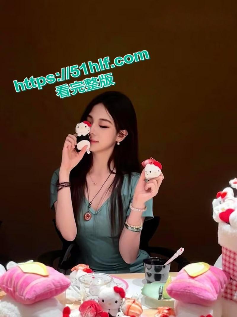 南宁师范大三学姐【许嘉阳】与炮友性爱视频流出,香嫩软舌灵活口交被正面无套狂怼,眼泪都操出来了!