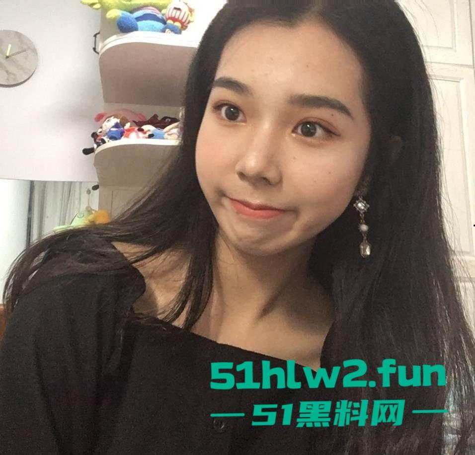 重庆女会计【王君】淫照泄密，白天端庄丽人，背地里骚成母狗，性瘾强到让渣男拍爆！