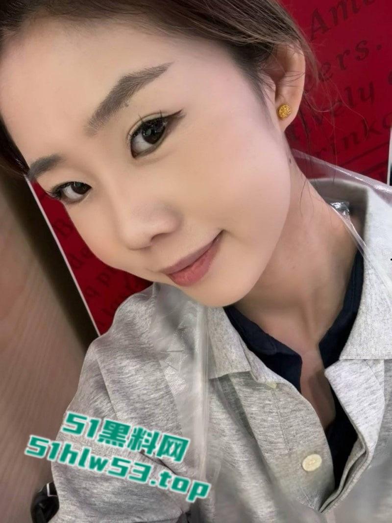 浙江杭州27岁少妇【宋钰婷】离婚后疯狂约炮,被调教成极品母狗,小穴洞口大开阴唇漆黑无比!