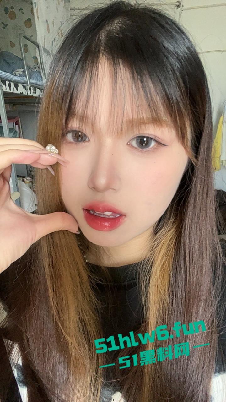 福建宁德师范学院【薛蕊晗 】颜值清纯可爱，大奶反差学生妹不雅视频流出好骚好喜欢！