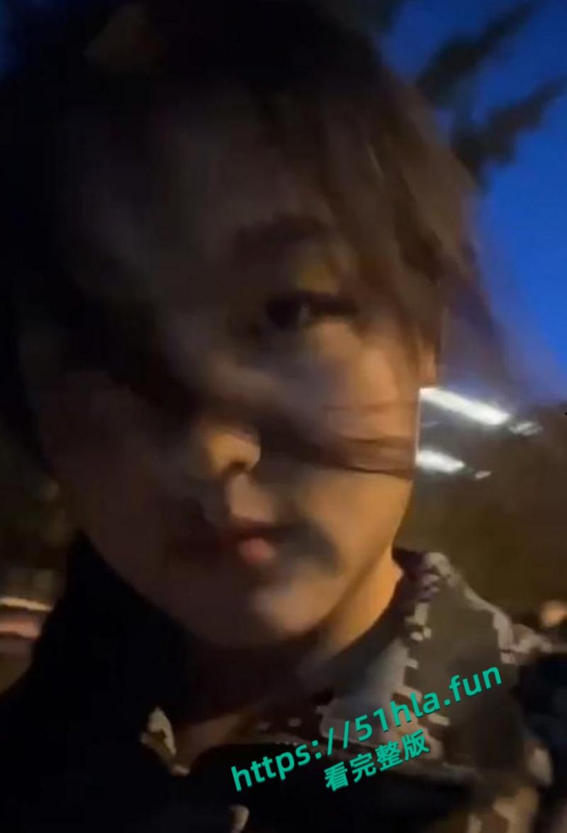 反差女大学生【大馋丫头】挑战勾搭姐夫，裸聊聊天记录以及自慰激情抠逼视频曝光！