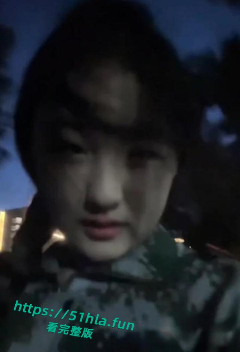 反差女大学生【大馋丫头】挑战勾搭姐夫,裸聊聊天记录以及自慰激情抠逼视频曝光!