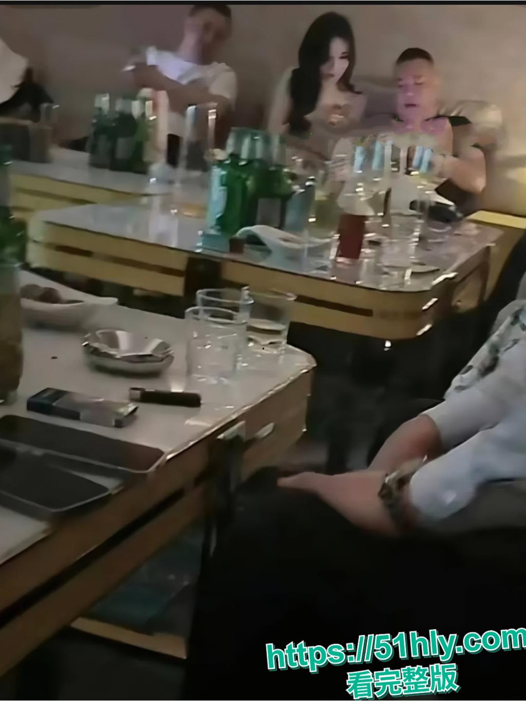 抖音 382 万粉九红婚内出轨,老婆 “绝世小姨” 发长文怒撕,恶行全曝光!