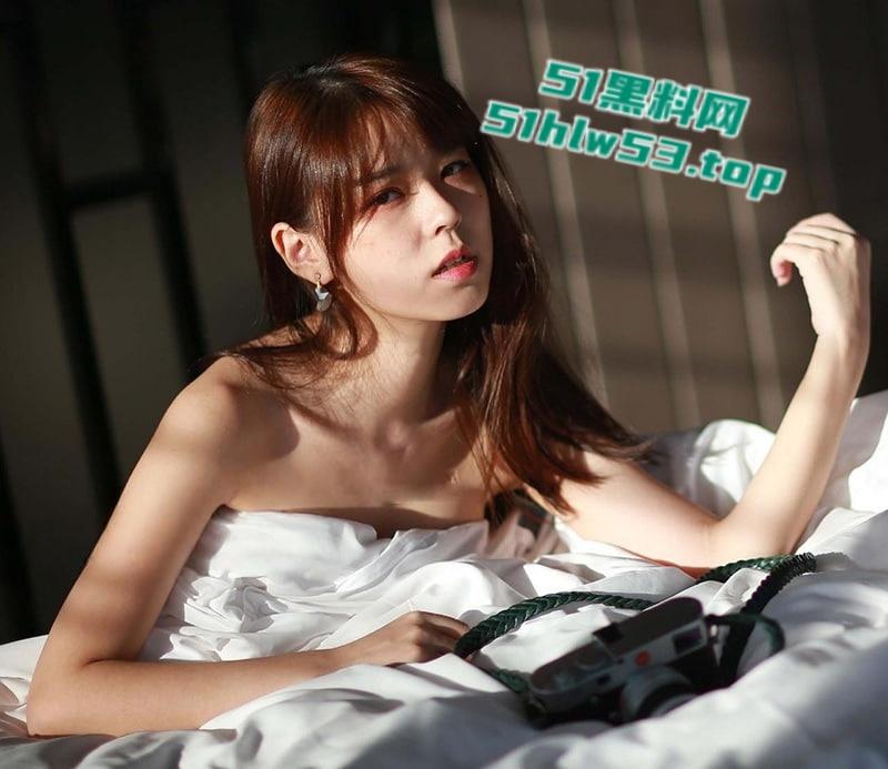 呆妹儿小霸王好姐妹!抖音千万粉丝女网红【沫子】早期全裸私拍写真被扒出,超清逼毛清晰可见!