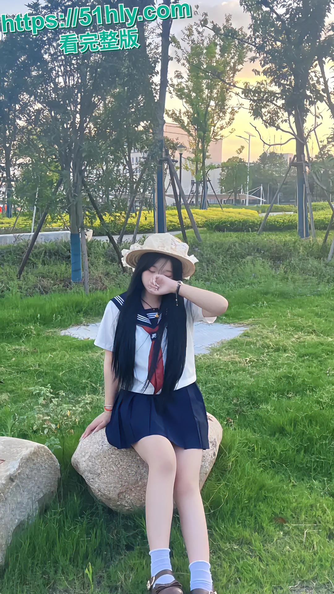 抖音网红萝莉 呆呆呓 户外骑乘假屌自慰 线下约炮大哥 狗链做爱无套后入猛操 反差炸裂!