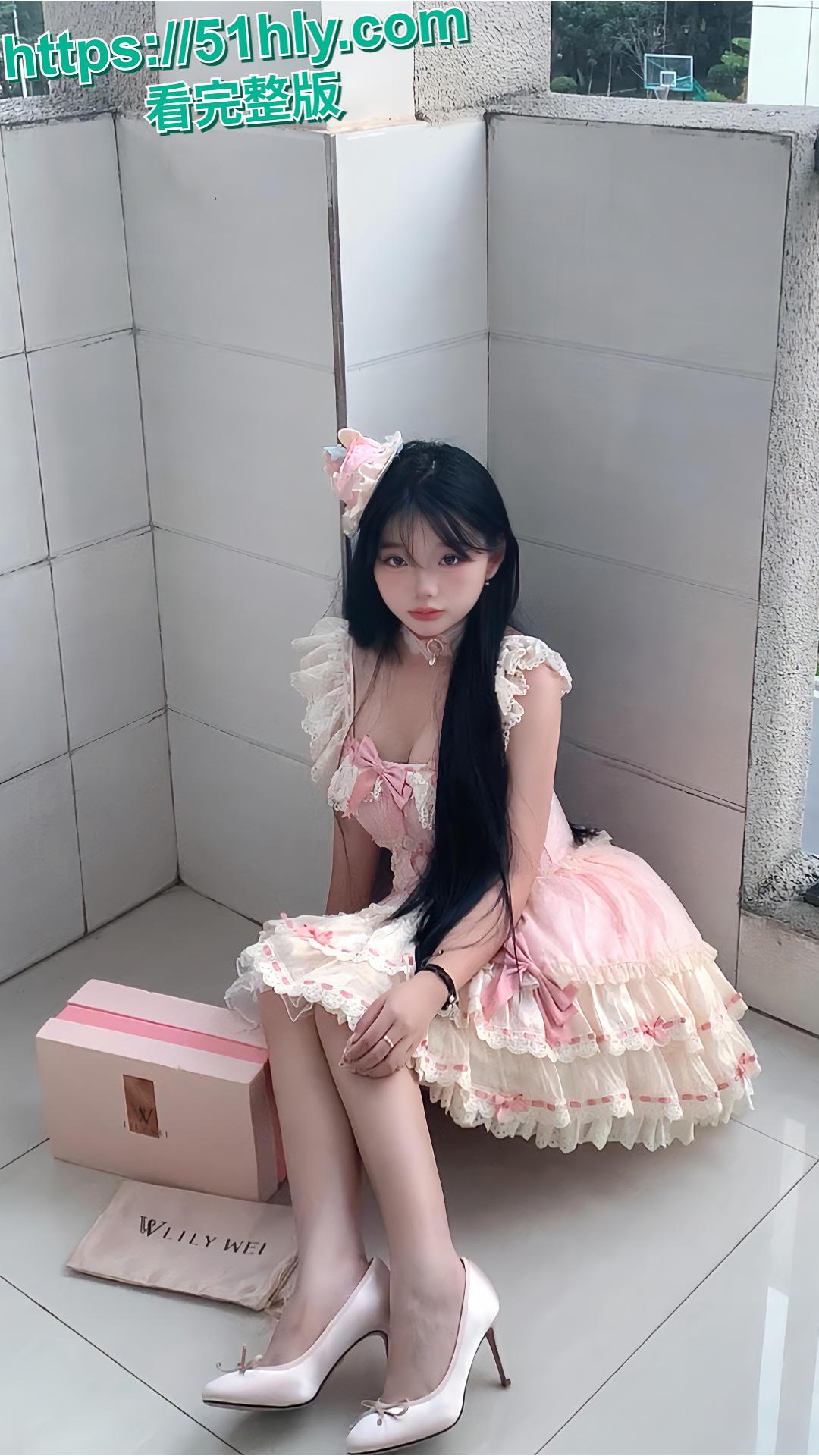 抖音网红萝莉 呆呆呓 户外骑乘假屌自慰 线下约炮大哥 狗链做爱无套后入猛操 反差炸裂!