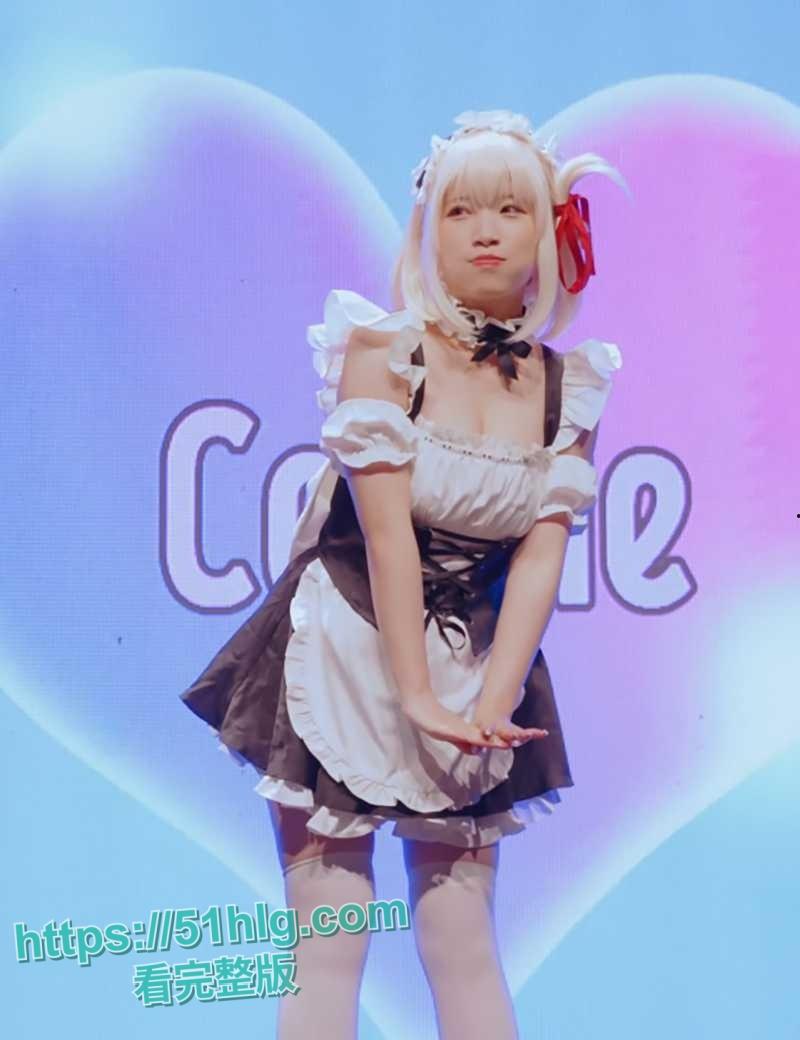 【台湾】 COSPIE同人动漫展 走秀视频流出 各种性感嫩模上演超淫互动 衣着寸缕展示巨乳翘臀 诱惑无极限