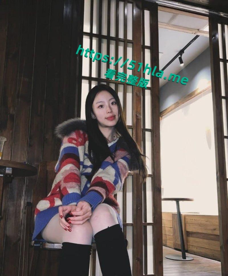 推特女神【图图TUTU】高颜值外表写真模特,私下却是只极品反差母狗,阴毛茂盛性欲爆炸高价付费门槛福利流出!