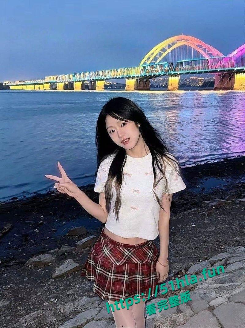 甘肃民族师范学院【陈美娇】回族学生妹调教视频流出，撒尿口爆群P玩弄后入爆操性感蜜臀！