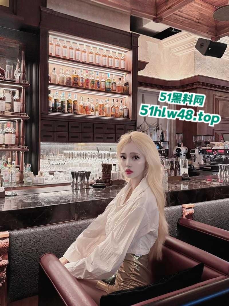 北京三里屯集美骚鸡,抖音快手女神【杨得意】和黑人约会被曝光证实,承认当外围女视频内操的淫叫连连。