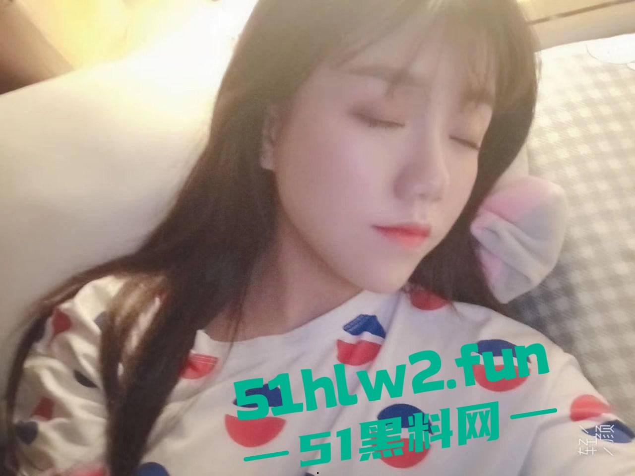 抖音【小团团】约炮传闻再升级，酒店送逼58大神激情40分钟视频疯传，女上位骑乘大屌，妖娆姿势疑似实锤！