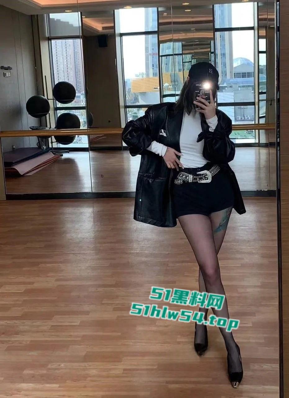 推特大神【鳄蜥】约啪顶级白富美,携兄弟大壮3P爆操,上演极致狂欢夜!