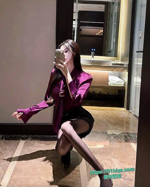 武汉小杨哥最新女主小爱合集流出 颜值爆表身材炸裂 从大胆露出到骑乘激情 再到KTV车震口活 场景花样百出