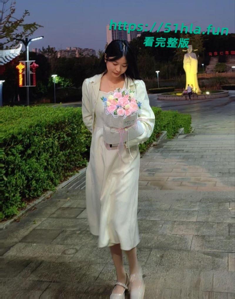 江西抚州英语教师【Jessica】不雅视频曝光,白嫩大奶被不停揉捏,肥臀嫩逼紧裹肉棒淫荡十足!