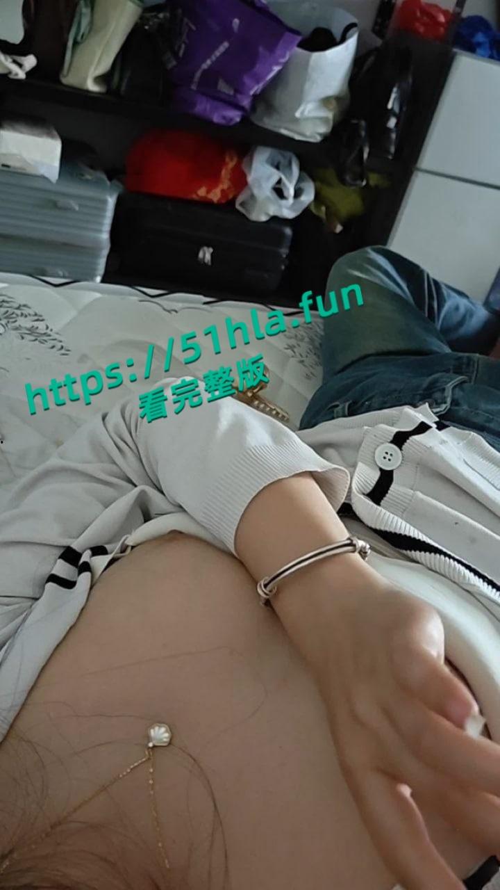 江西抚州英语教师【Jessica】不雅视频曝光,白嫩大奶被不停揉捏,肥臀嫩逼紧裹肉棒淫荡十足!