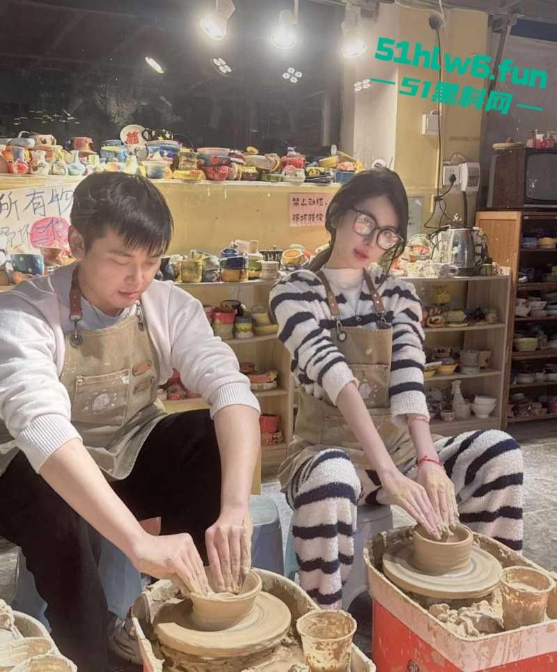 广西柳州舔狗王为坐台小姐【覃海美】花18W以为遇到了真爱 女友不仅有性病还过打胎 男友曝光渣女性爱视频！