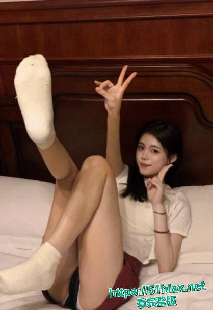 超高颜值校花颖宝被男友调教私拍泄露 可御姐可萝莉校花化身母狗 让人欲罢不能