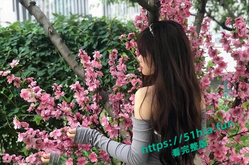 重庆纯欲女大学生性爱调教视频流出,穿戴狗链项圈吞吐肉棒,上位骑乘疯狂榨取金主精液!