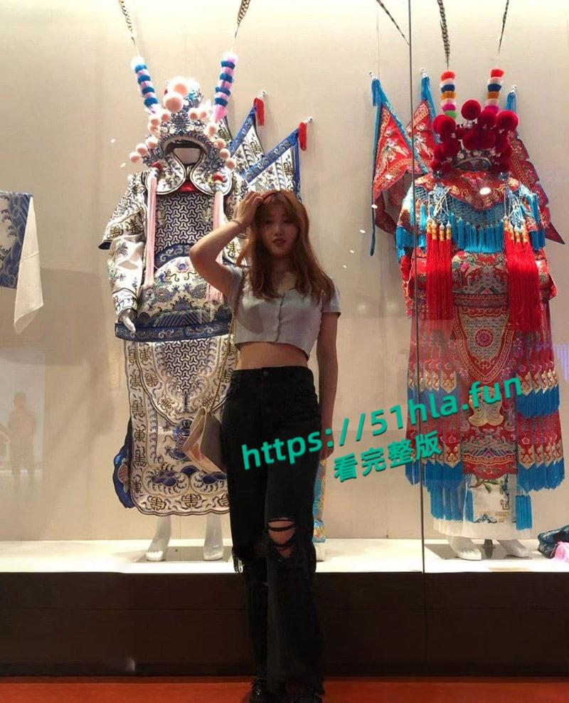 重庆纯欲女大学生性爱调教视频流出,穿戴狗链项圈吞吐肉棒,上位骑乘疯狂榨取金主精液!