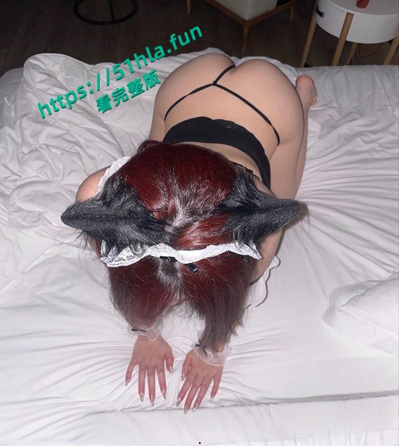 重庆纯欲女大学生性爱调教视频流出,穿戴狗链项圈吞吐肉棒,上位骑乘疯狂榨取金主精液!