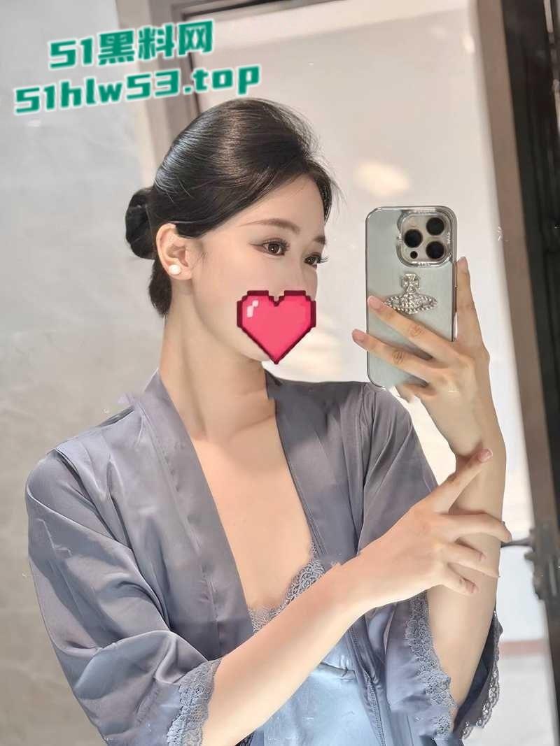 海南航空【阮姐】飞机高空狐狸尾肛塞自慰,落地与富二代激情车震,按头疯狂口交暴力撕开丝袜打桩爆操!