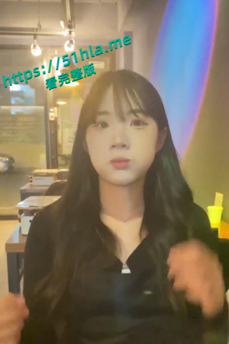 韩国高质量情侣露脸泄密,狗链栓脖深喉舔逼,车震抠肛花样超多,户外吃奶两人甜蜜无间!