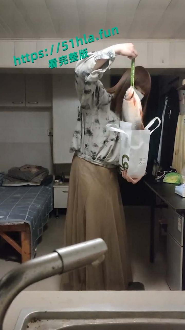 南京阿红,暖男送鱼哥来袭,专门买鱼给红姐来补身体,这样贴心的男人谁不爱呢?