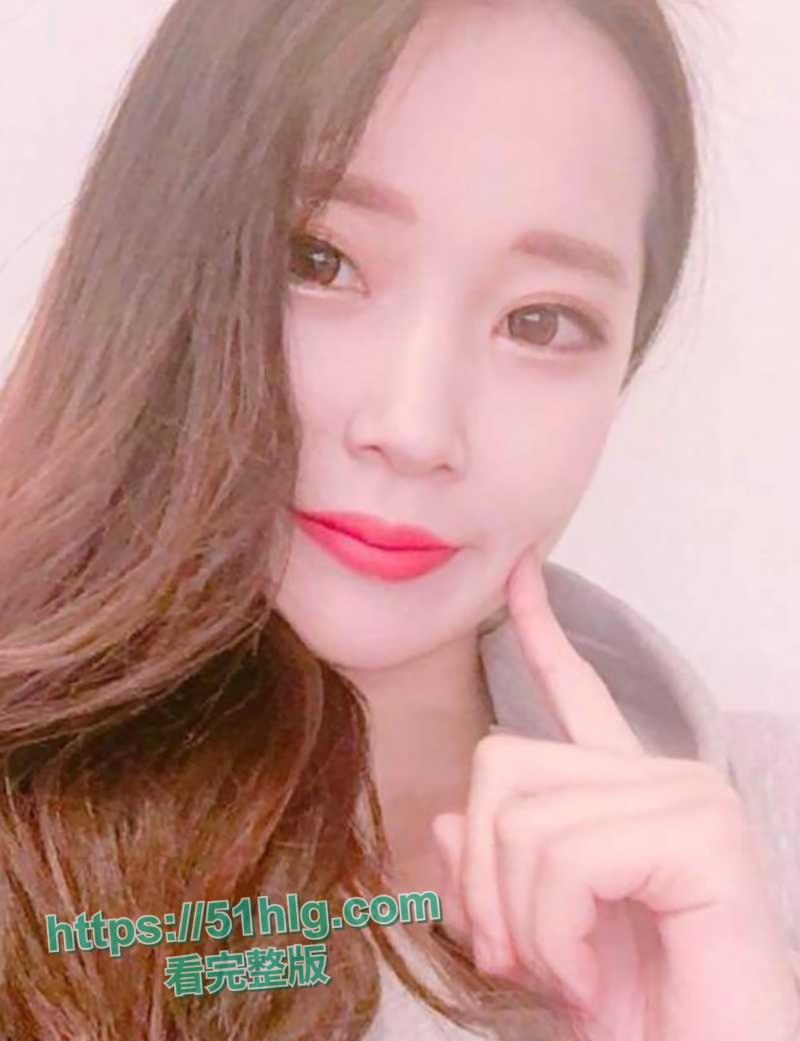 【杭州】美丽女大学生【张雅】的金主调教之路！吸精母狗口爆吞精，惨遭鞭打带狗链，榨精狂暴惨不忍睹