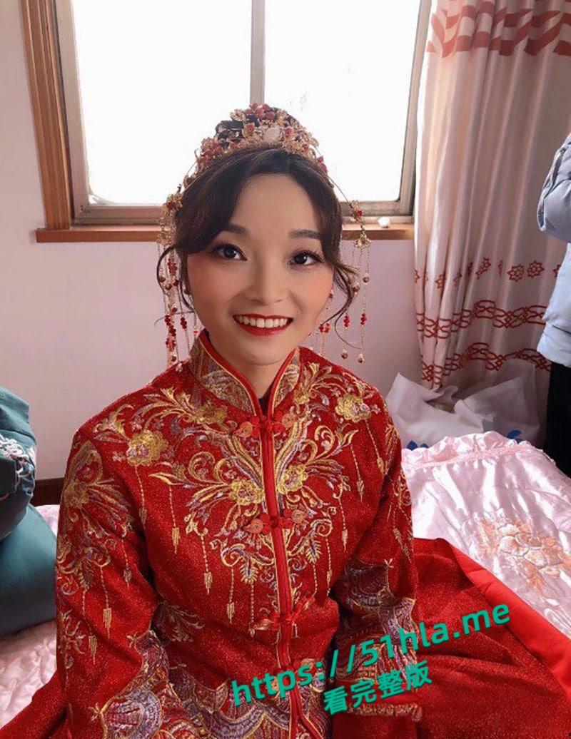 南京市中学英语老师【夏宁莹】性爱视频流出,超绝的口技让情人欲罢不能,极品美乳超级亮眼!