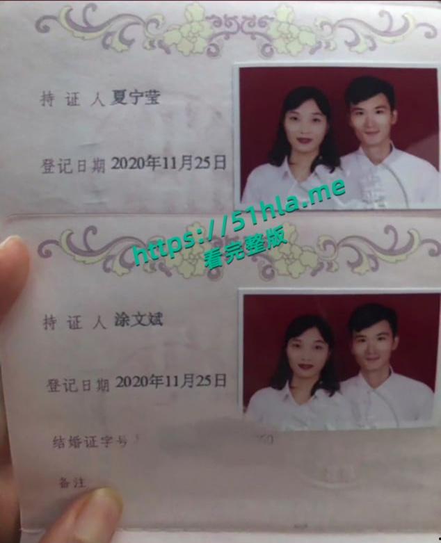 南京市中学英语老师【夏宁莹】性爱视频流出,超绝的口技让情人欲罢不能,极品美乳超级亮眼!