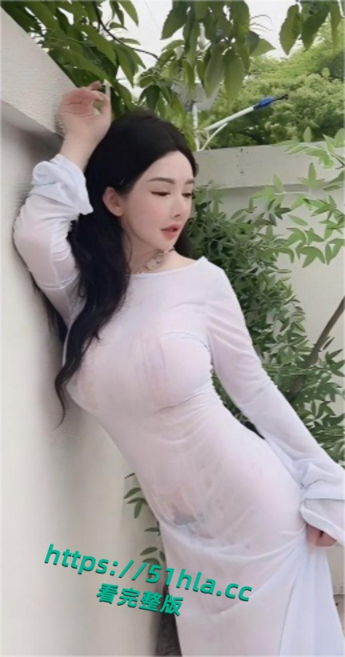 秀人网爆乳女神【潘娇娇】最新湿身福利,揉奶搓穴娇喘迷人,火辣身姿肥美阴唇尽收眼底!